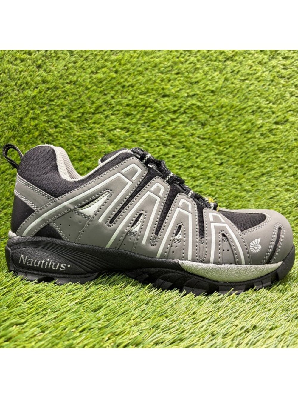 Nautilus Safety Mens Size 10.5 Gray Black Composite Toe Working Shoes Sneakers
